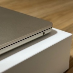 MacBook Air M2 パソコンの画像