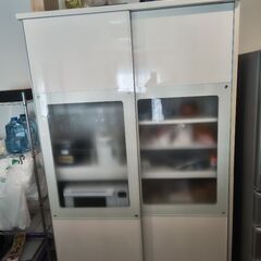 食器棚　白色　大きめ