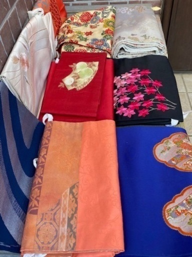 和装小物薩摩さつまつげ櫛髪飾り袋帯反物大島紬バッグ鞄がま口福助足袋さらし正絹帛紗袱紗紅ふくさ刺繍女性和服着物リメイク材料色々纏めて