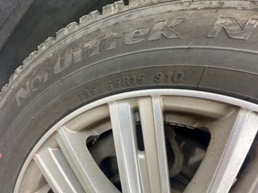 車のパーツ タイヤ、ホイール