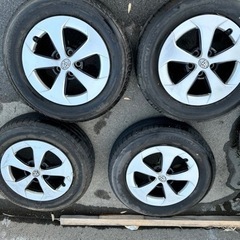 車のパーツ タイヤ、ホイール