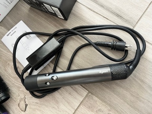 Dyson エアラップ　限定色　公式購入　ダイソン