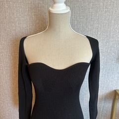 未使用！韓国タイトブラックワンピースの画像