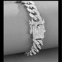 ラグジュアリーブレスレットの画像