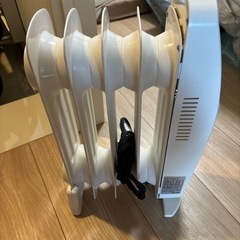 【ジャンク品】家電 季節、空調家電 オイルヒーターの画像