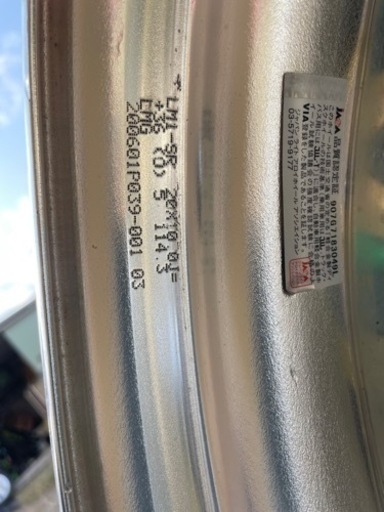車のパーツ タイヤ、ホイール