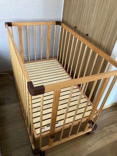 ファルスカ　ベッドサイドベッド