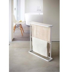 大人気!tower バスタオルハンガー