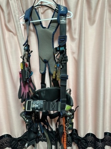 土日限定値引きします！タイタン　フルハーネス　腰道具付き！