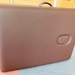美品　エステ＆マッサージ用折りたたみベッドの画像