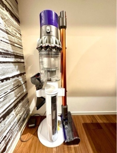 DYSON V10 FLUFFY コードレス掃除機+保証+スタンド