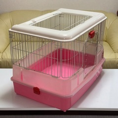 ウサギや小動物用のケージの画像