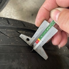 車のパーツ タイヤ、ホイールの画像