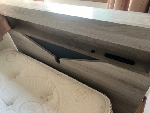 大塚家具　ベッドフレームとシモンズのシングルマット