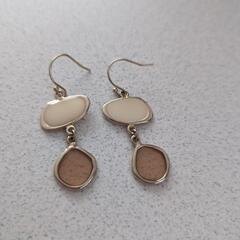 ロングアクリルピアス(フック·ベージュ)