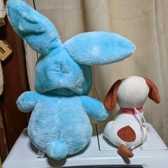 被り物をしてるスヌーピー ぬいぐるみの画像