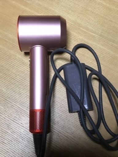 ほぼ未使用ダイソン　ドライヤー