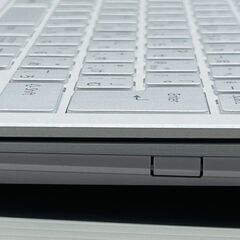 保証1ヶ月、インボイス対応、代引き発送可！Windows11、高解像度