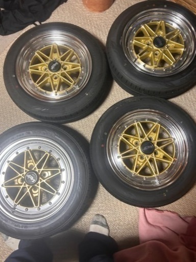 車のパーツ タイヤ、ホイール