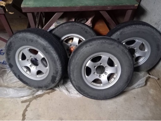 デリカスペースギア　 タイヤとホイールセット　225/80/15