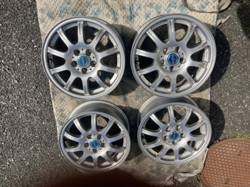 車のパーツ タイヤ、ホイール