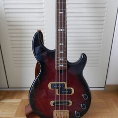 ※購入者確定　【ちょこっと使用しただけの美品】ＹＡＭＡＨＡのベースギター　ＢＢＸの画像