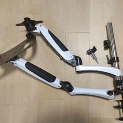 ShoppingAll モニターとノートパソコンのロボットアーム