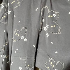 着物　濃いグレー桜柄の画像