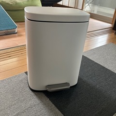 新品ニトリゴミ箱12Ｌ2000円→1500円の画像