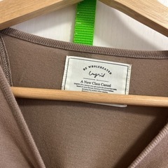 アングリッドTシャツの画像