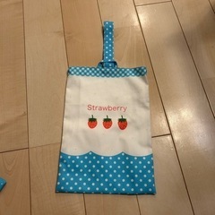 ⭐︎新品　レッスンバッグ　3点セット　上靴入れ　巾着　イチゴ　入園　入学の画像