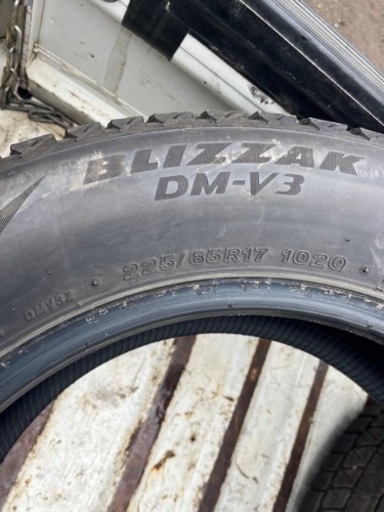 車のパーツ タイヤ、ホイール