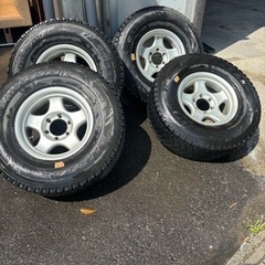 車のパーツ タイヤ、ホイール