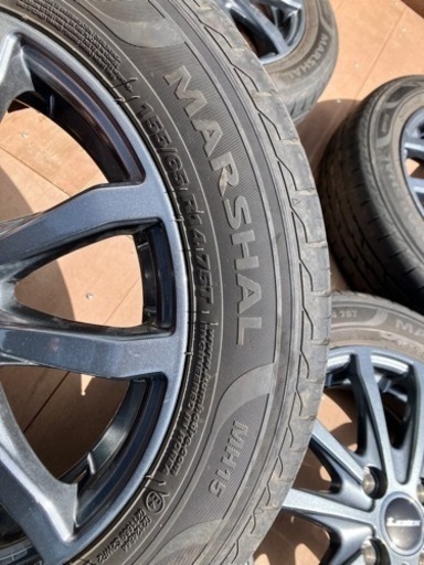 車のパーツ タイヤ、ホイール