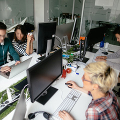 WEBデザイナー兼WEBディレクター/進行管理やマネジメント経験者募集