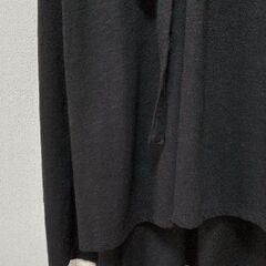 【ユニクロ】ノースリーブVネック黒ワンピース／Lサイズ／アシンメトリー／数回着用の画像