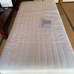 無印シングルベッド　足付きマットレス