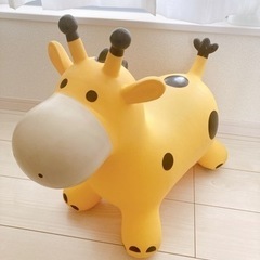 【済】乗用玩具　キリンさん（空気入れ付）