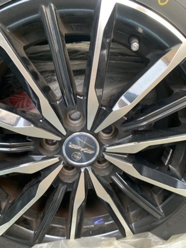 車のパーツ タイヤ、ホイール