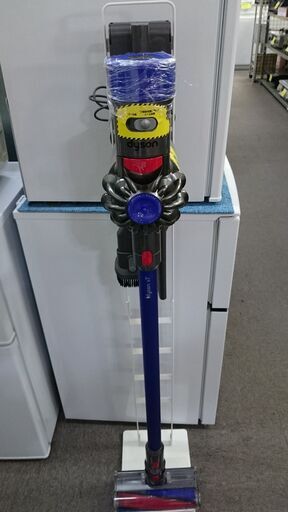 （2024.04.22お買い上げありがとうございます。）ダイソン　充電クリーナー（V7スリム）　SV11　スタンド付き　高く買取るゾウ八幡東店