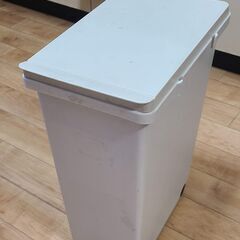 小さなゴミ箱、3/5、ベージュ色の蓋