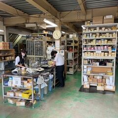 ネジ屋の事務（品出し作業等も行う内勤事務です）面接1回のみ！　資格問いません。の画像
