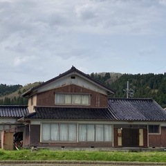 退去後のままのため格安🉐初期費用無料🉐氷見市加納戸建て、ペット可...