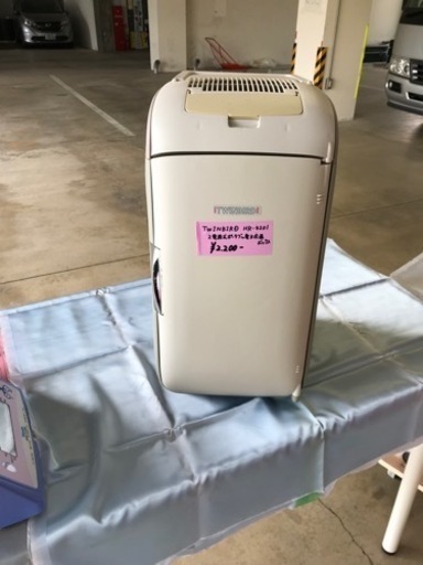 2電源式ポータブル電子冷温ボックス