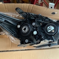 プリウスヘッドライトの画像