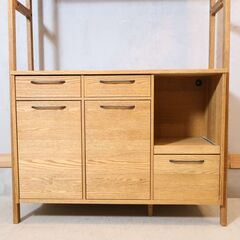 MOMO natural(モモナチュラル)のUNITのカップボードです。ナチュラルな