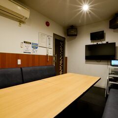 上野でカラオケ店をお探しなら、「カラオケの鉄人 上野店」へ！ − 東京都