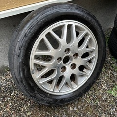 車のパーツ タイヤ、ホイールの画像