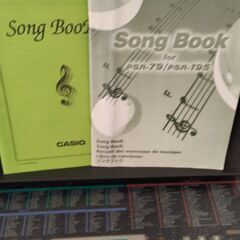 カシオキーボード（楽譜付）の画像