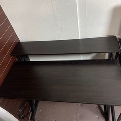 パソコンデスクの画像